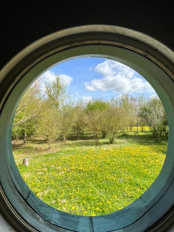 Les Perouilles - La Roulotte Climatisee Avec Jacuzzi De Josepha Farm stay *